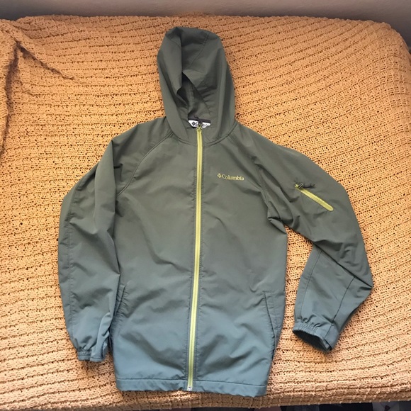 Columbia Jackets & Blazers - Army green Columbia windbreaker
